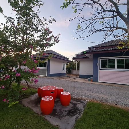 Araya Cottage Uthai Thani Exteriör bild