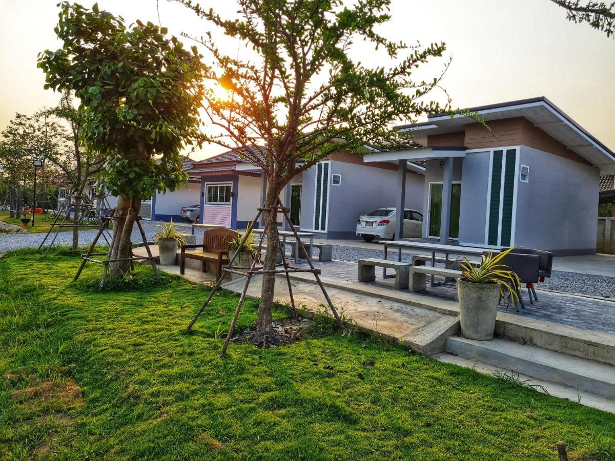 Araya Cottage Uthai Thani Exteriör bild