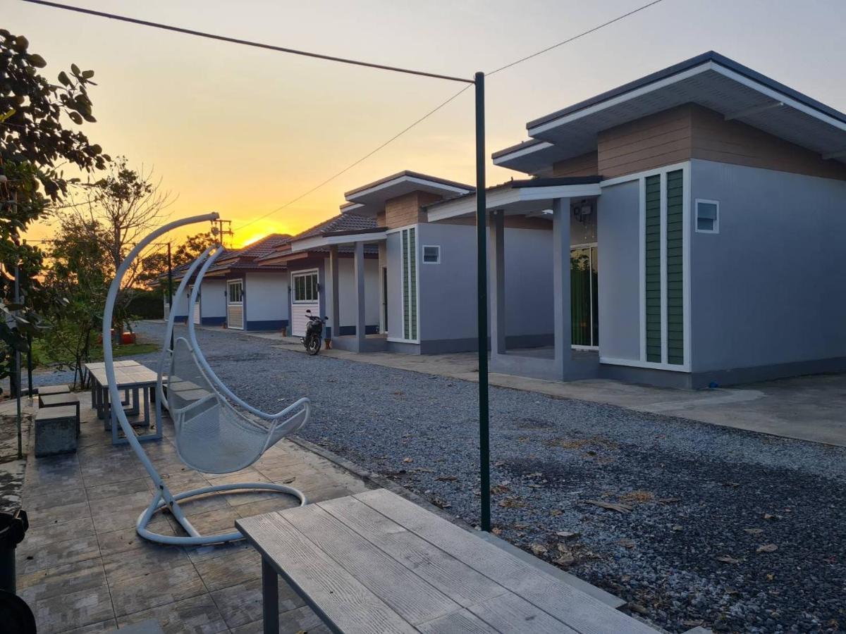 Araya Cottage Uthai Thani Exteriör bild