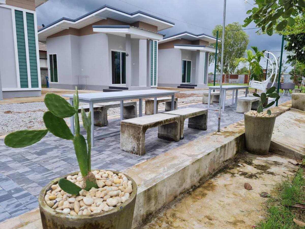 Araya Cottage Uthai Thani Exteriör bild