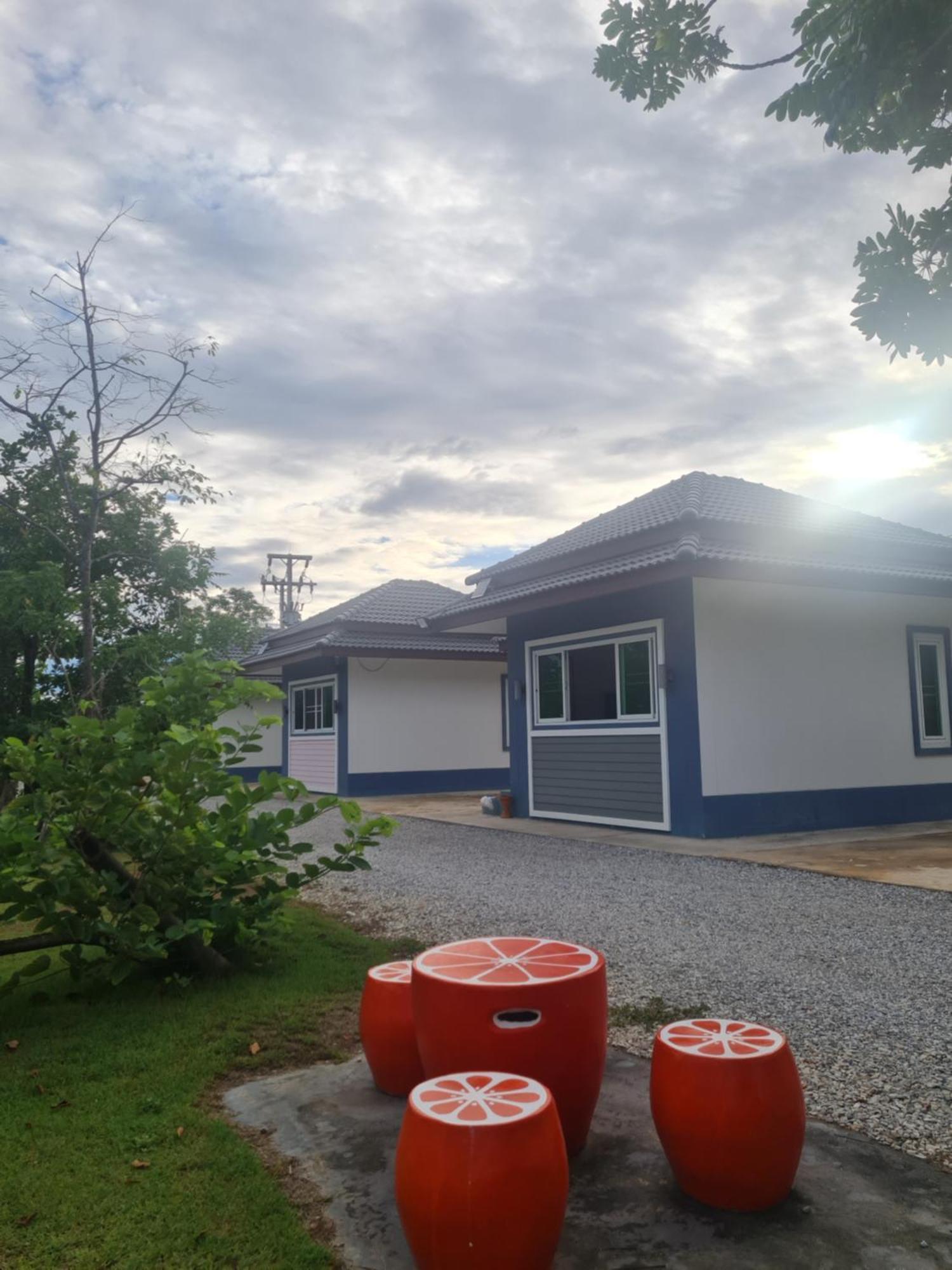 Araya Cottage Uthai Thani Exteriör bild
