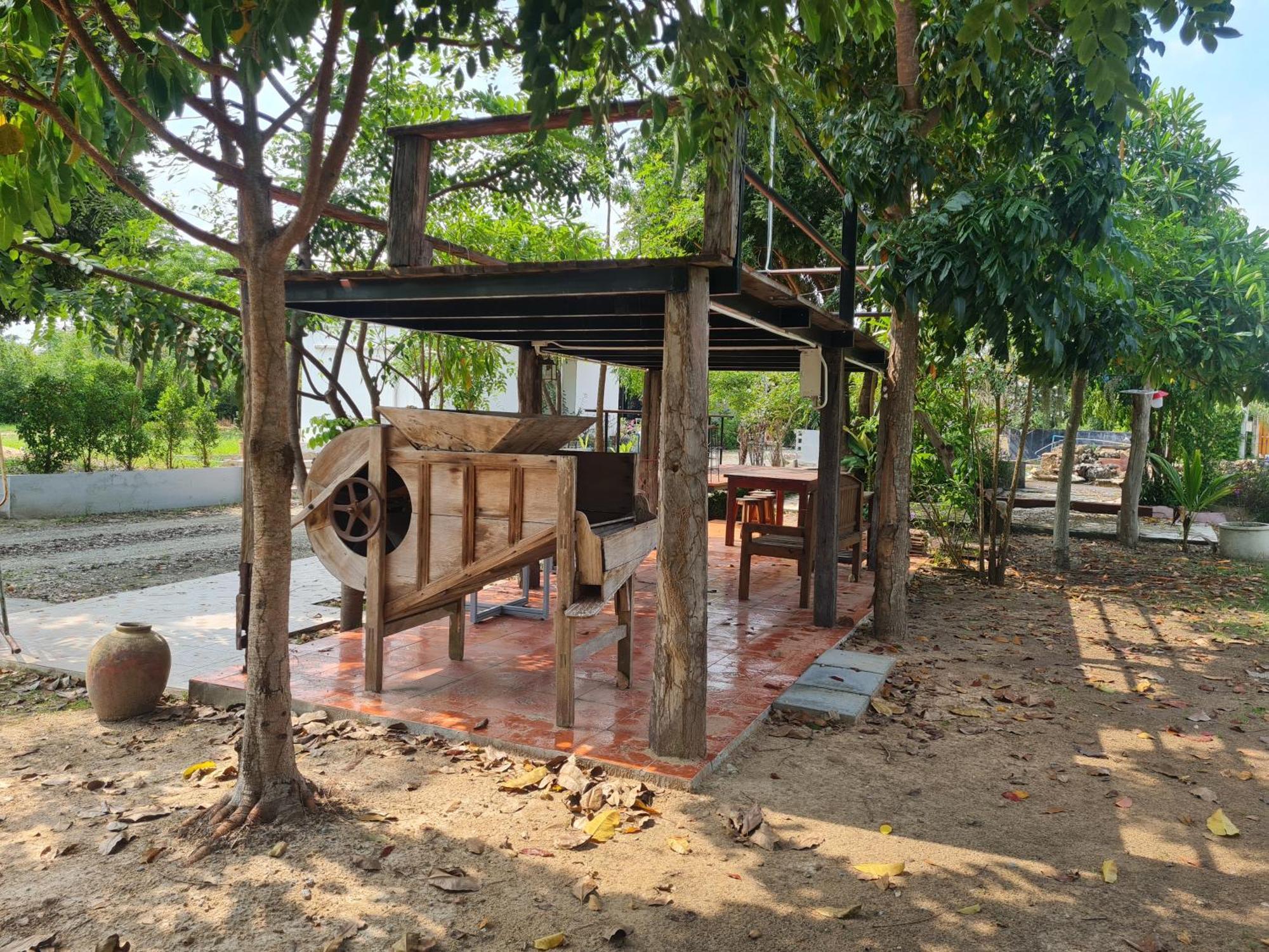 Araya Cottage Uthai Thani Exteriör bild