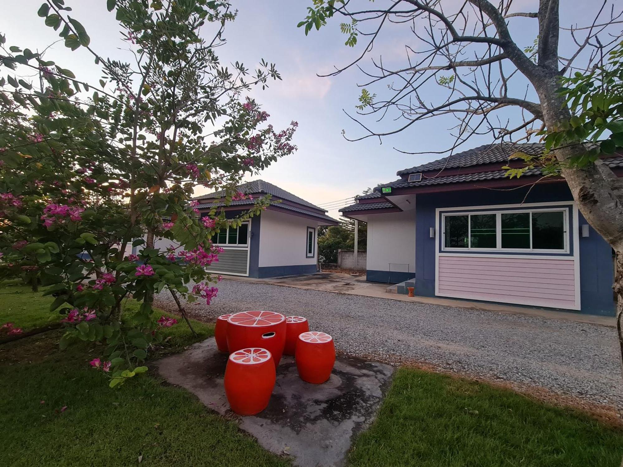 Araya Cottage Uthai Thani Exteriör bild